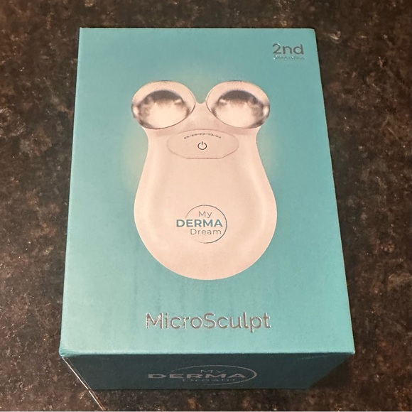 NIB My Derma Dream MicroSculpt Facial Sculpting Device (2nd Gen) & 3 Serums 30mL - Picture 5 of 13